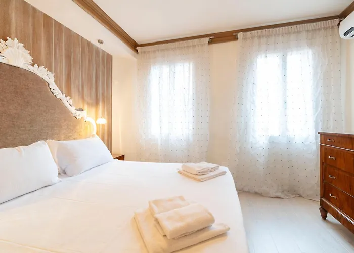 San Marco By Bricola * Velence